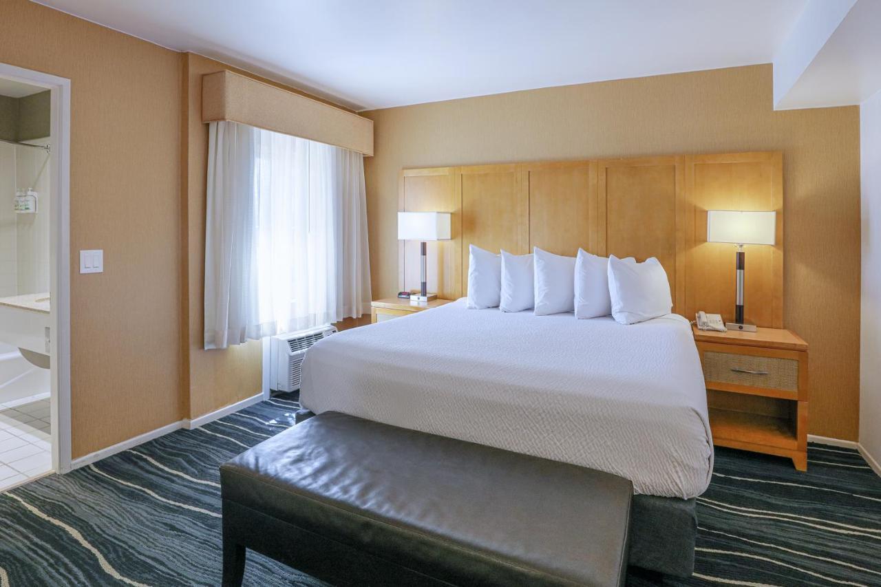 Ramada By Wyndham Costa Mesa/Newport Beach Buitenkant foto