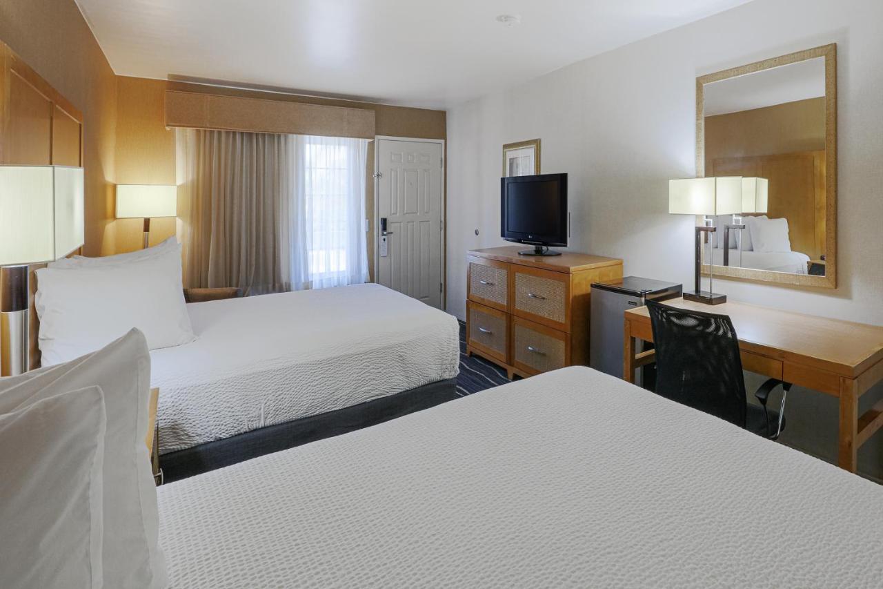 Ramada By Wyndham Costa Mesa/Newport Beach Buitenkant foto