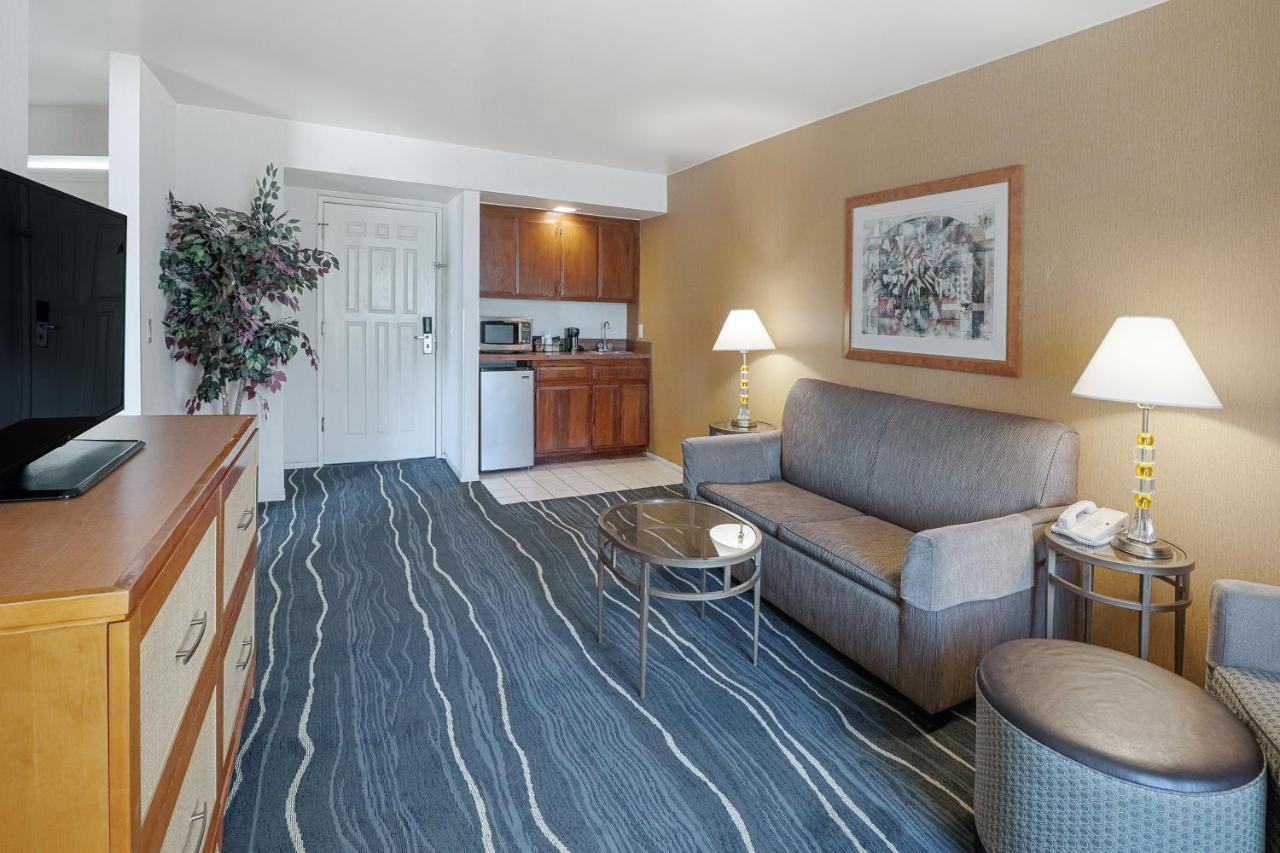 Ramada By Wyndham Costa Mesa/Newport Beach Buitenkant foto