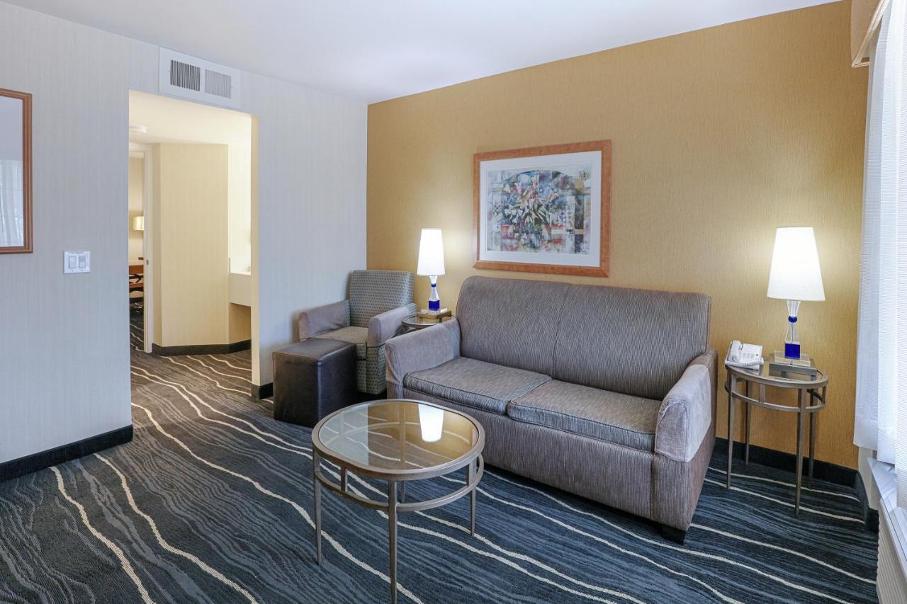 Ramada By Wyndham Costa Mesa/Newport Beach Buitenkant foto