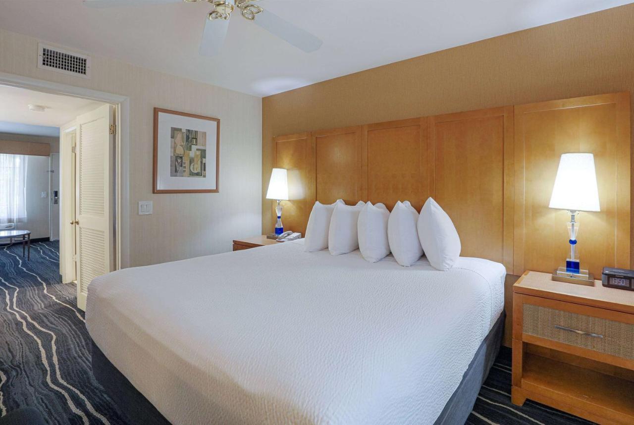 Ramada By Wyndham Costa Mesa/Newport Beach Buitenkant foto