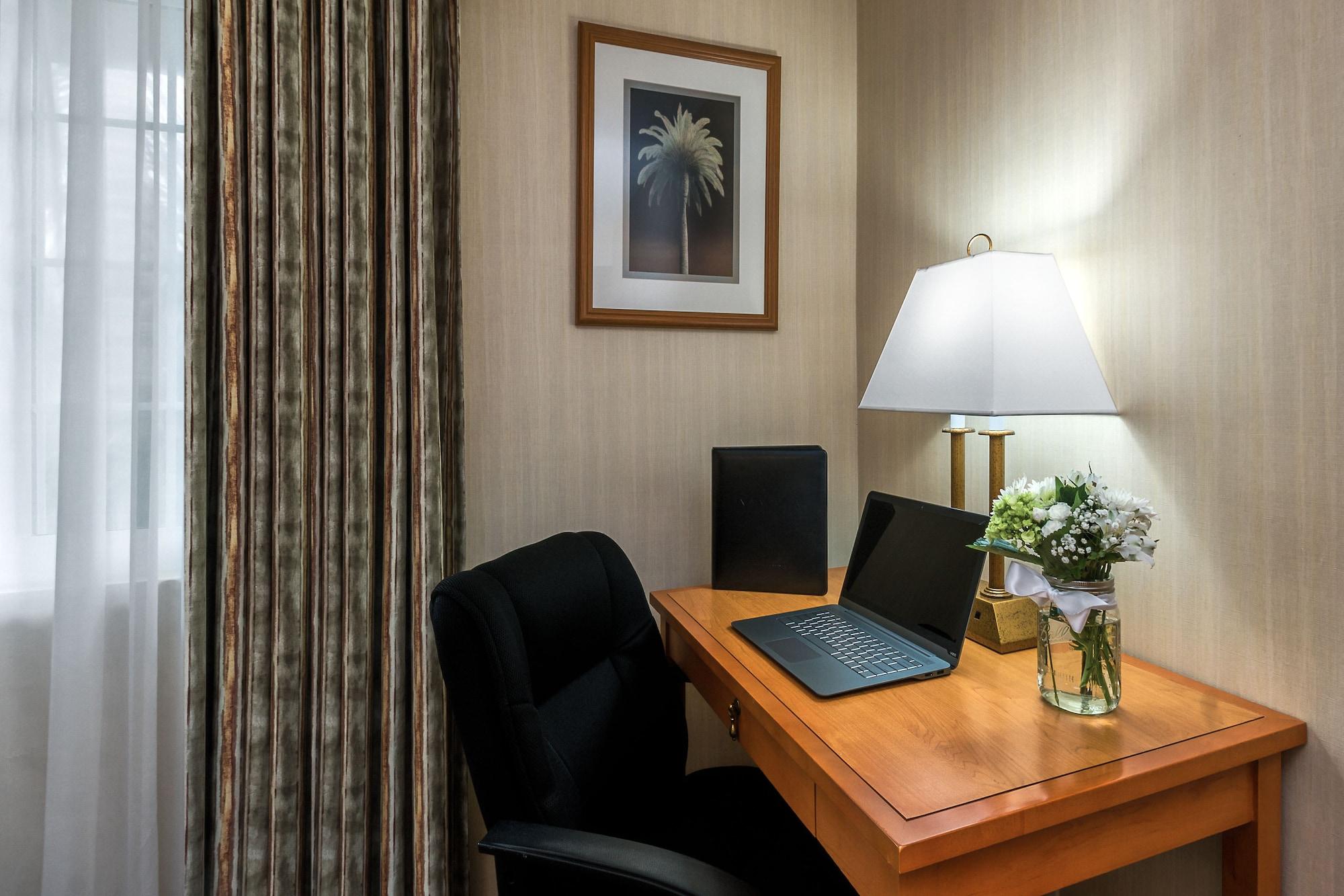 Ramada By Wyndham Costa Mesa/Newport Beach Buitenkant foto