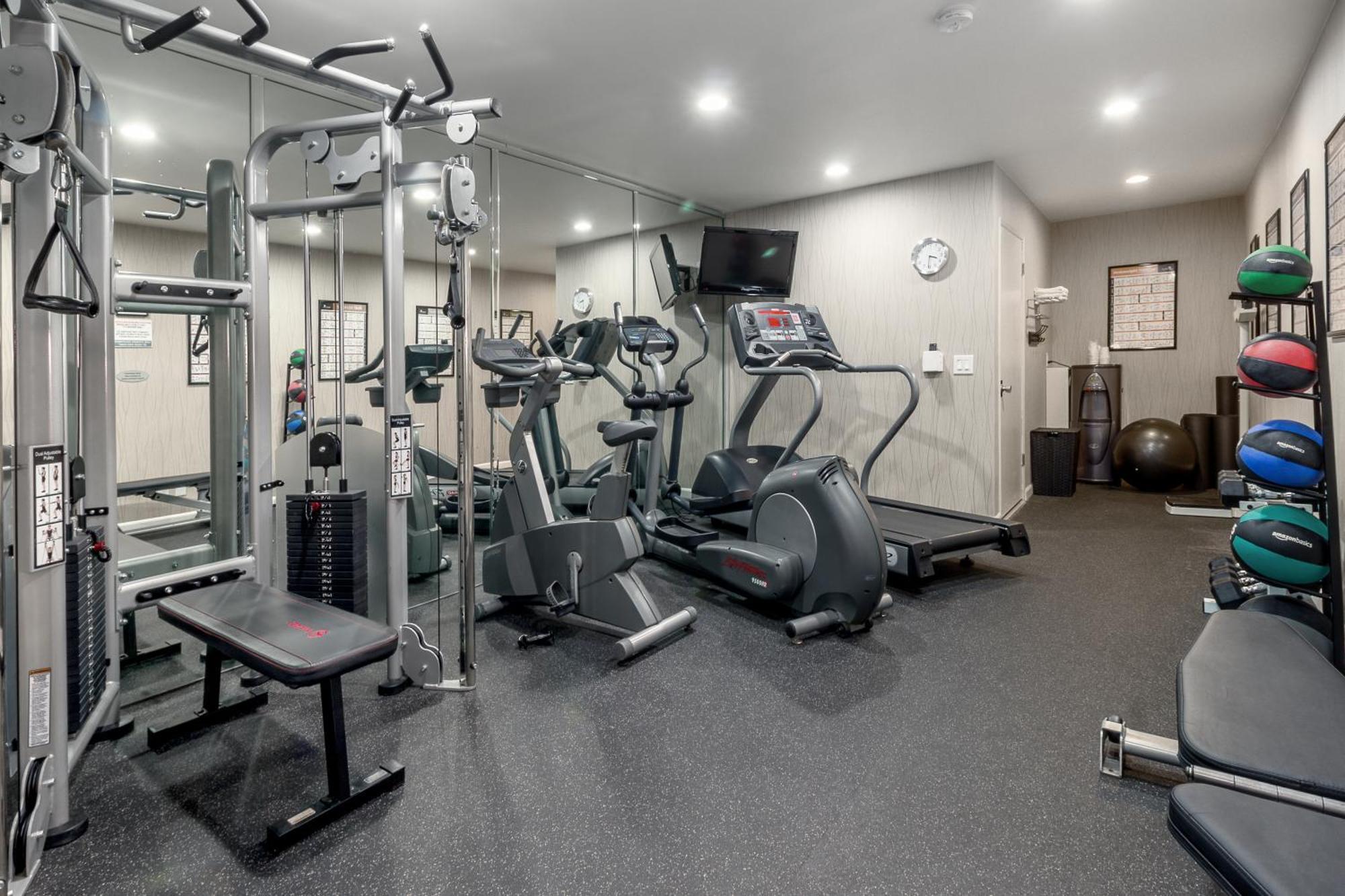 Ramada By Wyndham Costa Mesa/Newport Beach Buitenkant foto