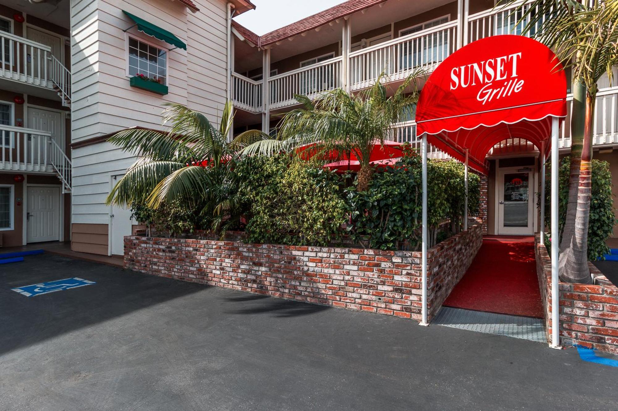 Ramada By Wyndham Costa Mesa/Newport Beach Buitenkant foto